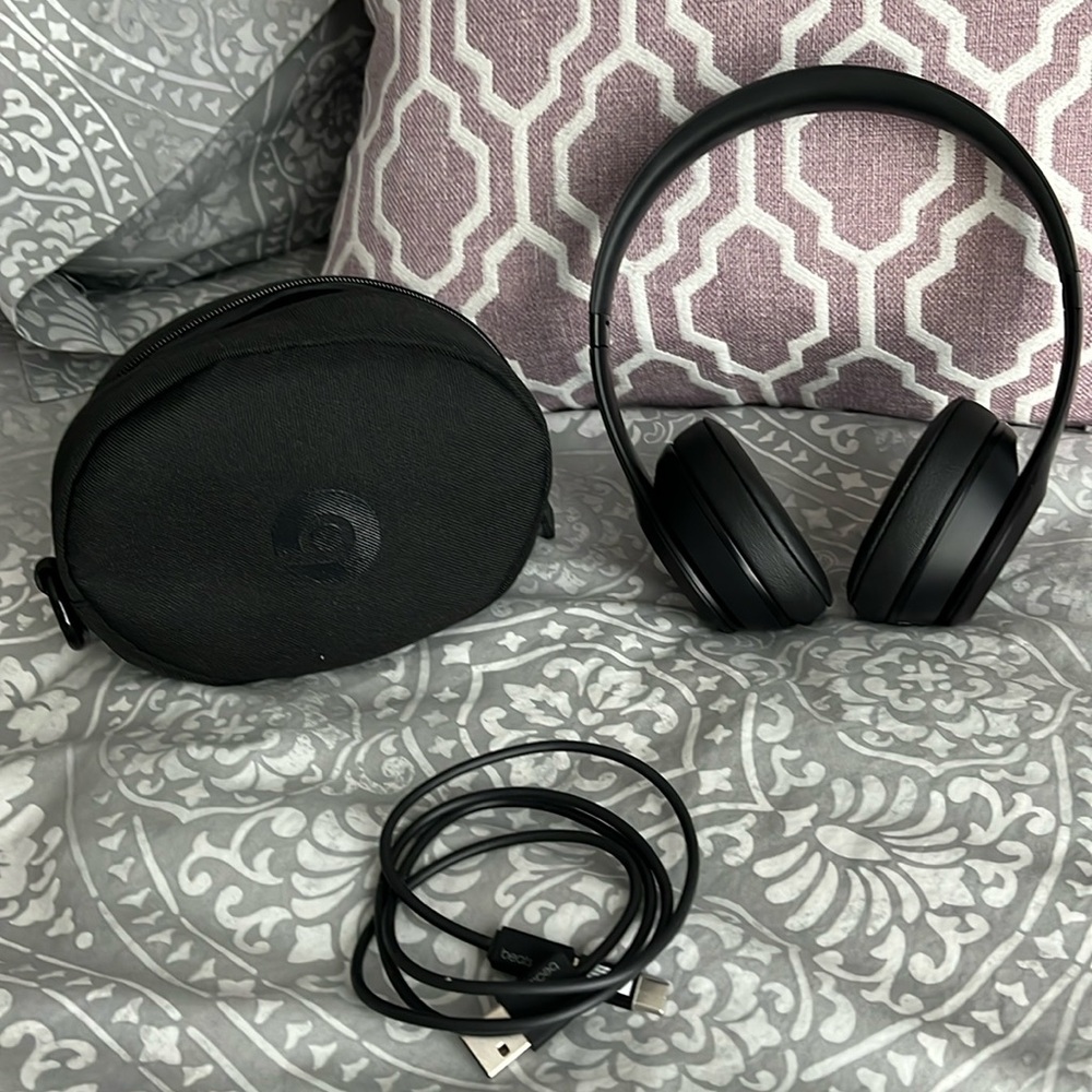 Beats Solo 3 - Wireless On Ear Headphones